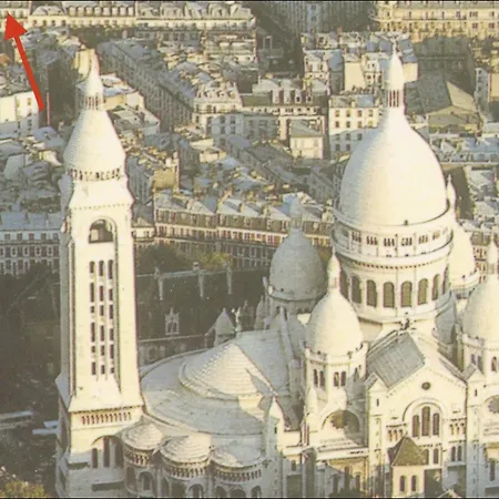 Stylish Montmartre Париж